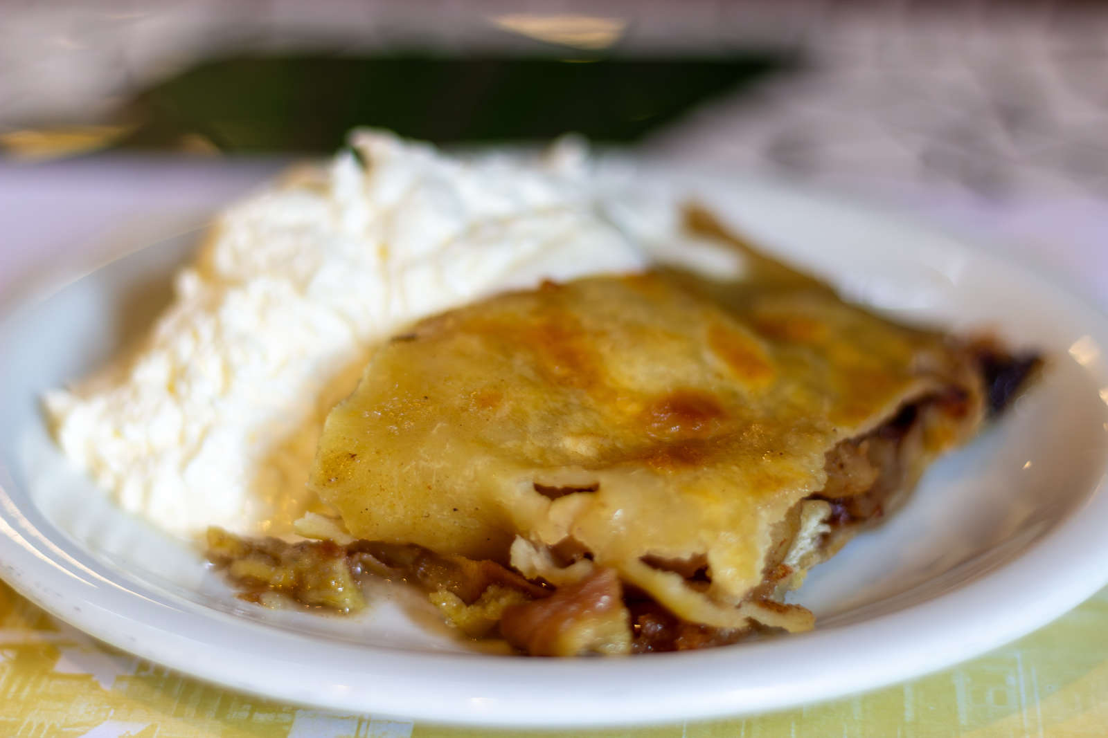 Apple strudel with whipped cream at Bar Ernesto