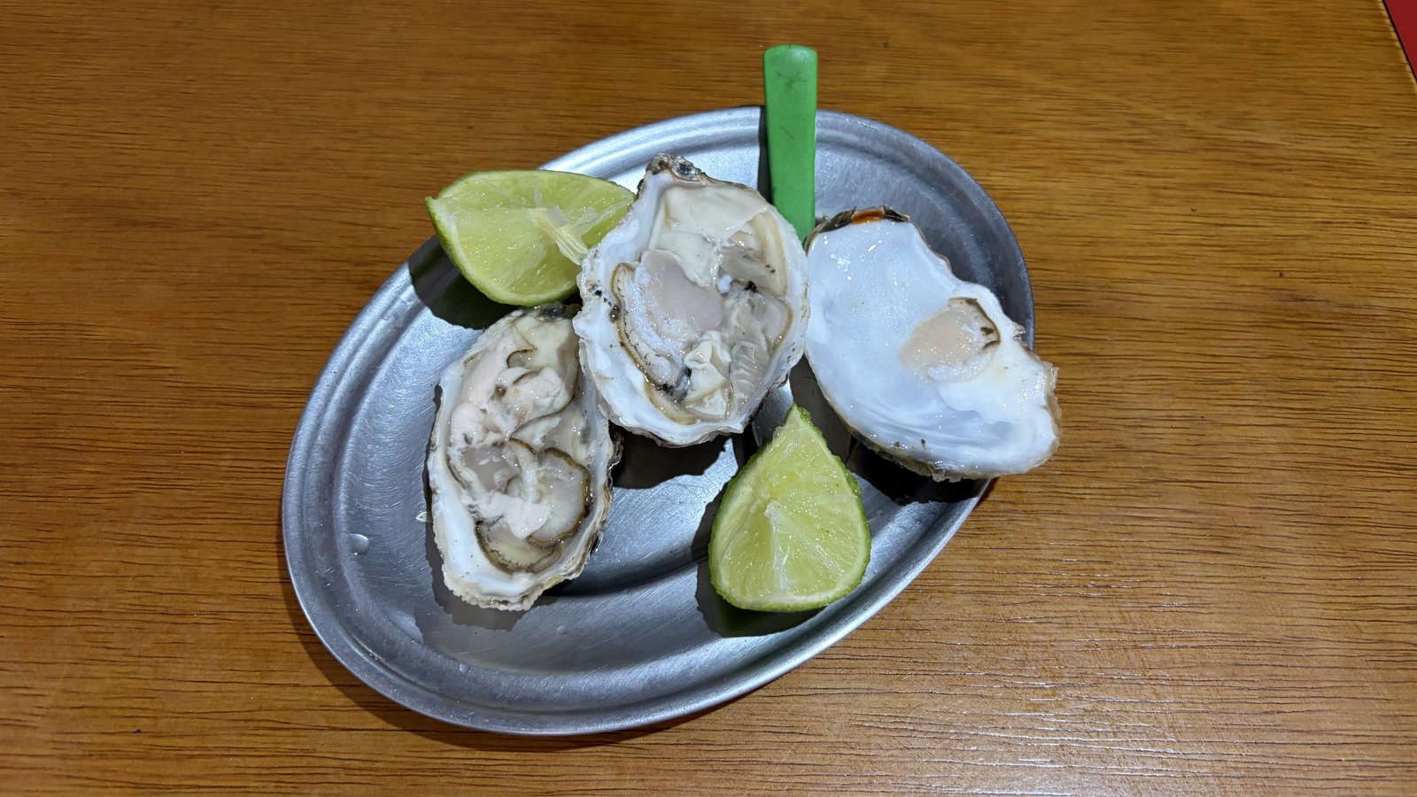 Large fresh oysters at Britânia Rio-Lanches in Tijuca