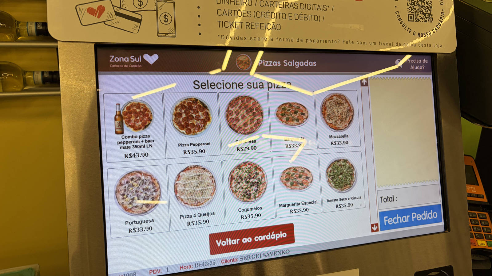 The pizza menu on a Zona Sul self-service terminal