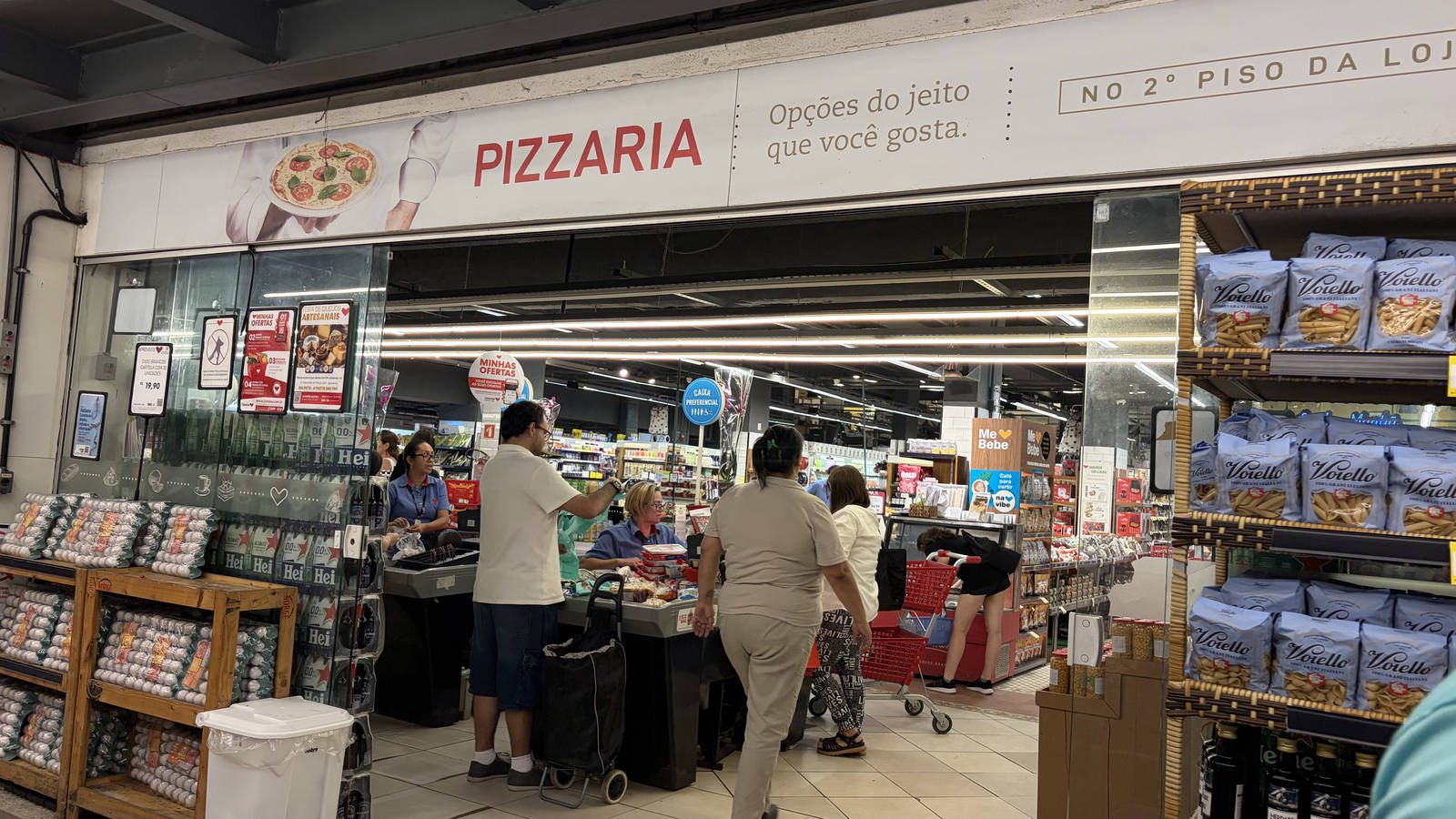 The pizzeria counter inside a Zona Sul supermarket