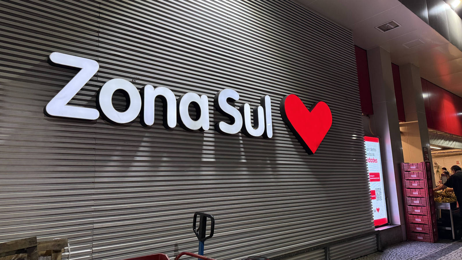 A Zona Sul supermarket sign in Rio de Janeiro