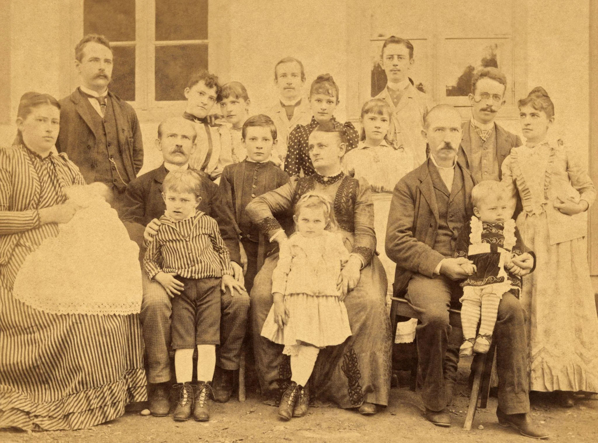 The founding Hering family in Blumenau, an archival photograph from 1880